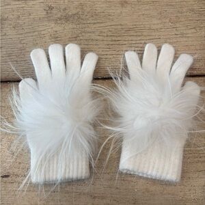 Elegant White Fluffy Women's Gloves